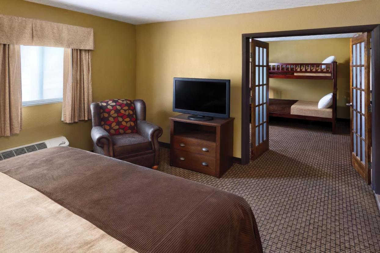เบอร์ โอ๊ก ลอดจ์ แอนด์ คอนเฟอเรนซ์ เซ็นเตอร์ Hotel Glouster ภายนอก รูปภาพ
